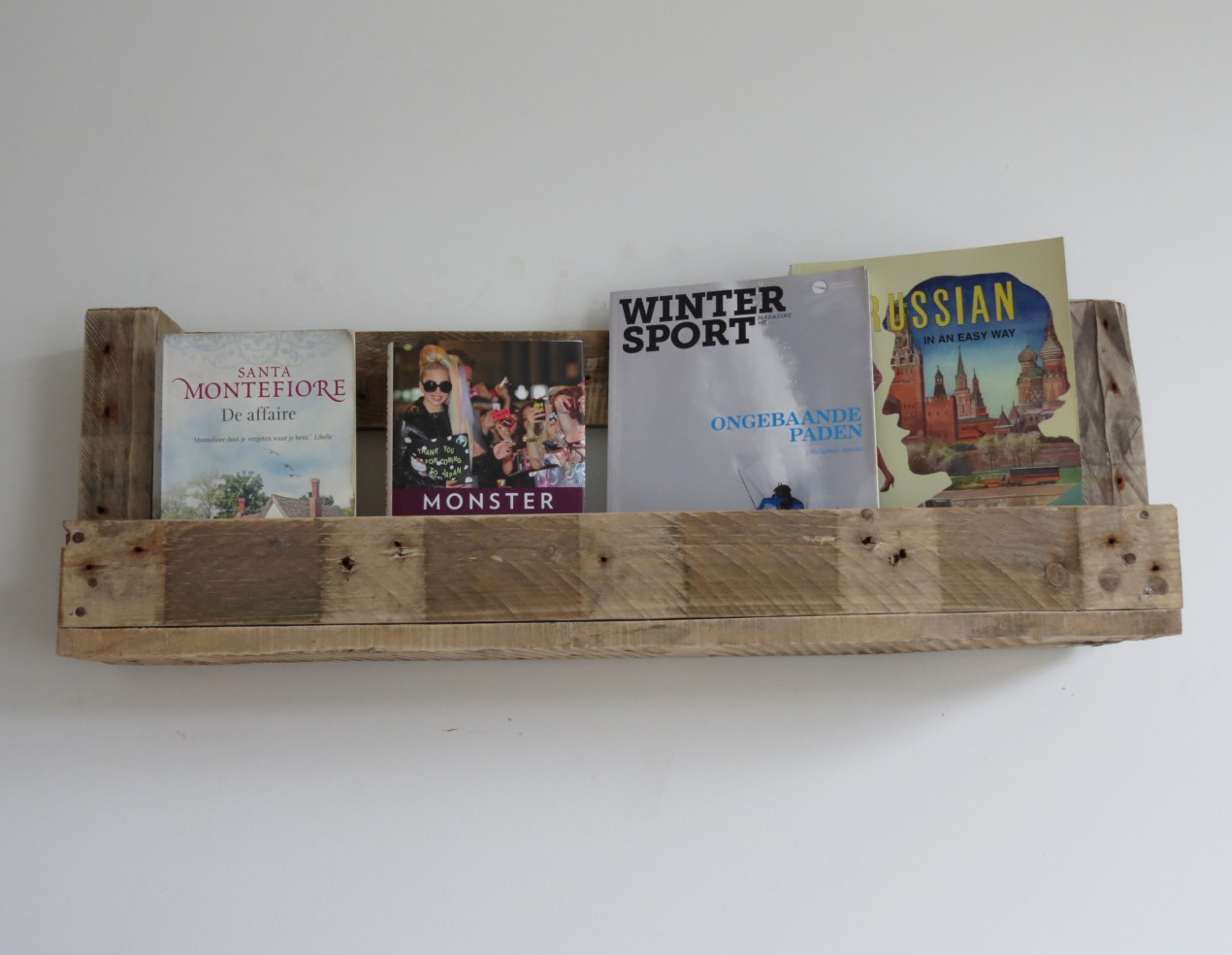 Houten boekenrek