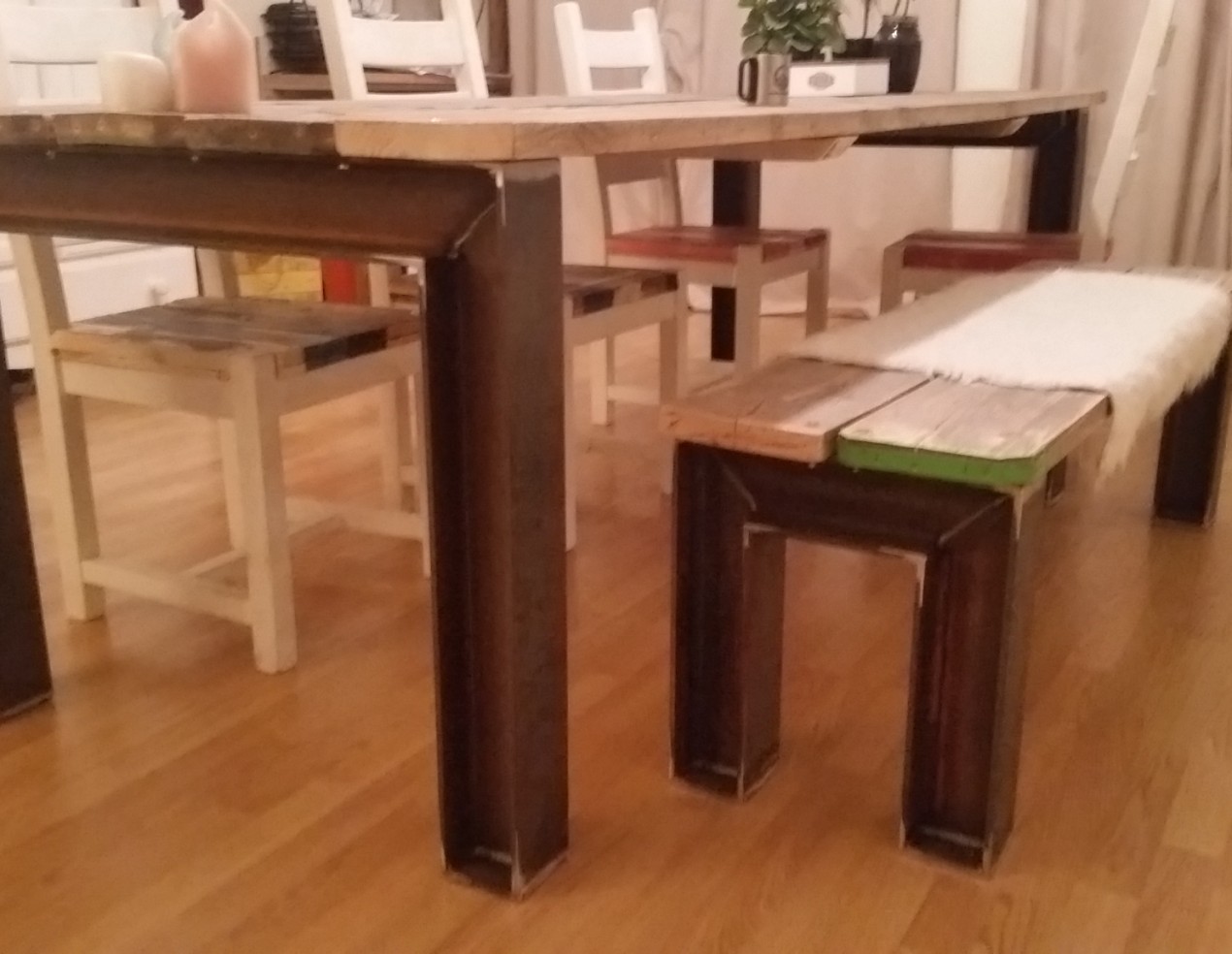 steigerhouten tafel metalen onderstel
